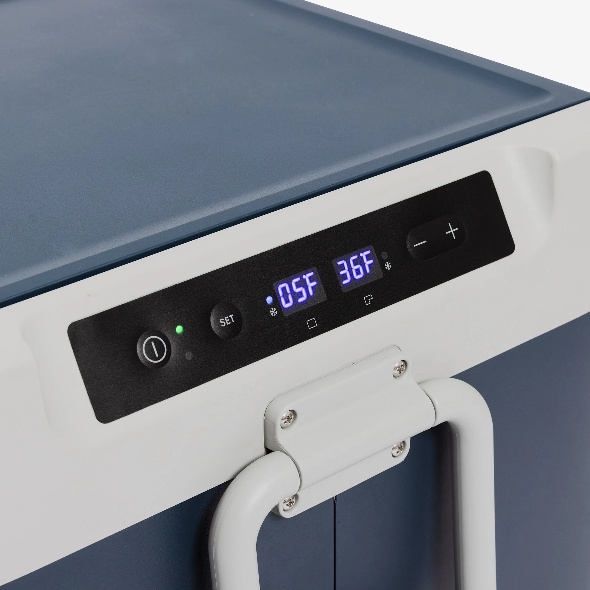 Igloo Insulated Cooler Durable Cooler ICF 80DZ - Image 4